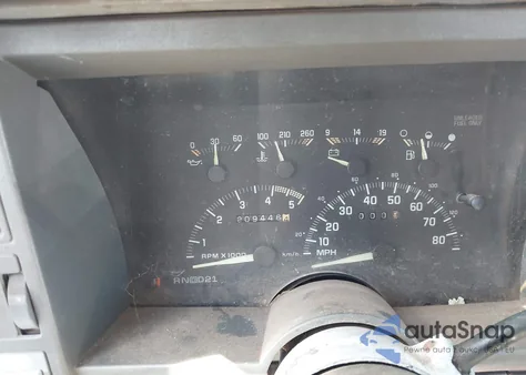 1993 Chevrolet Suburban K2500 from USA, damaged, VIN 1GNGK26KXPJ361650
